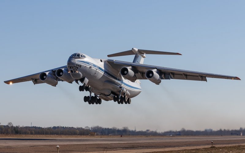 Ил-76 военно-транспортный самолёт