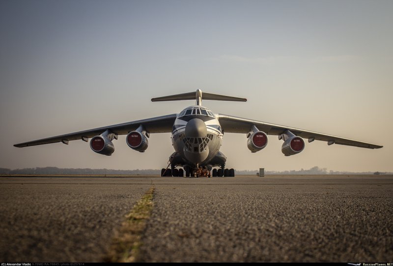 Ил-76 военно-транспортный самолёт