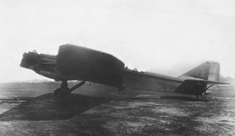 Скоростной бомбардировщик сб-2м-103