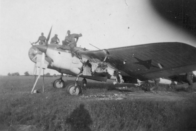 Легкий бомбардировщик-разведчик Су-2.
