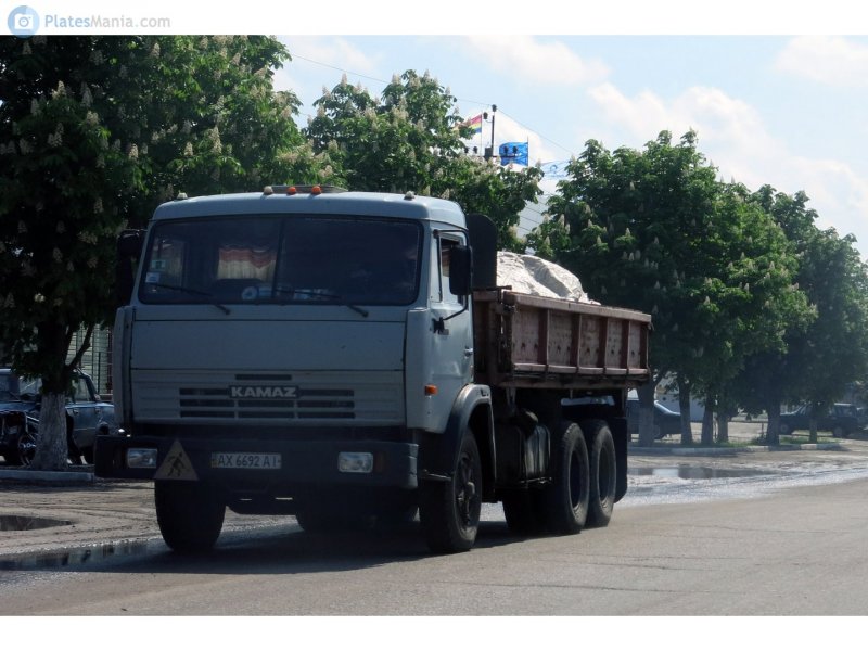 КАМАЗ 55102 серый