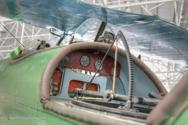 Кабина самолета р-5
