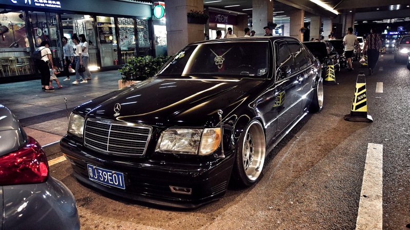 Mercedes w140 и BMW e38