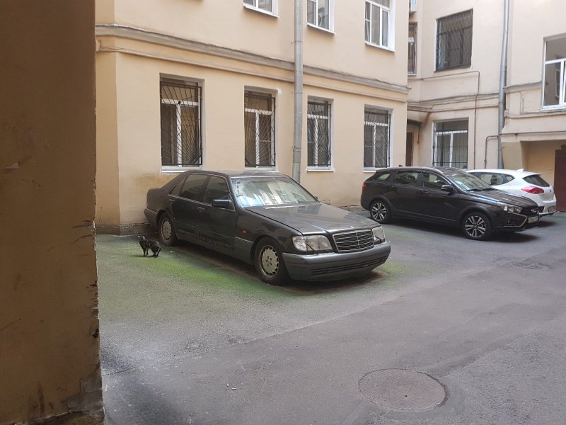 Мерседес w140 рядом с Жигули