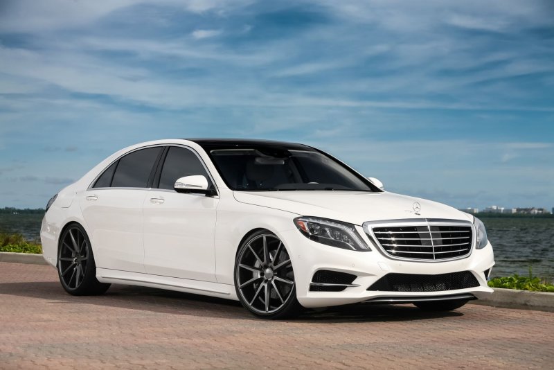 Mercedes s class s63 White AMG