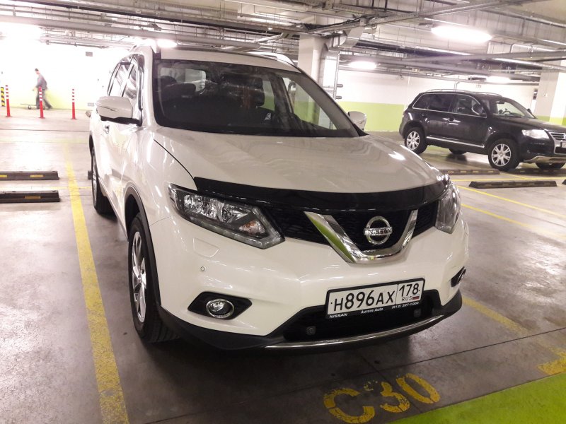 Nissan x-Trail 2016 белый перламутр