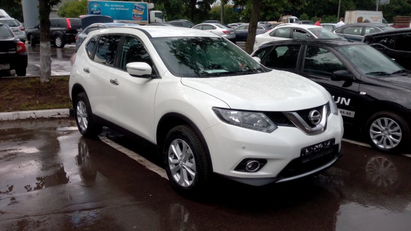 Nissan x-Trail t32 белый перламутр