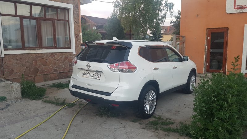 Nissan x Trail le Top белый перламутр