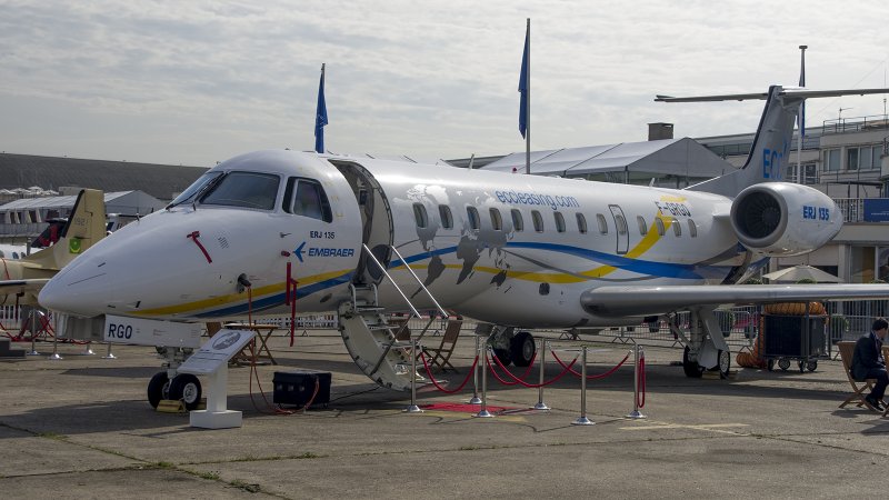 Эмбраер ERJ 145