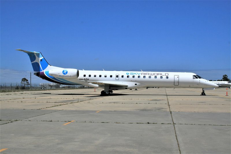 Эмбраер EMB 145