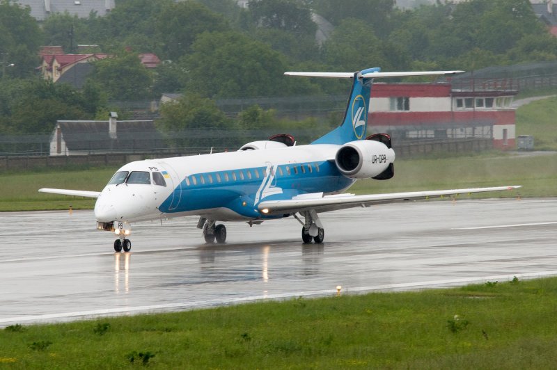 Windrose Airlines ERJ-145