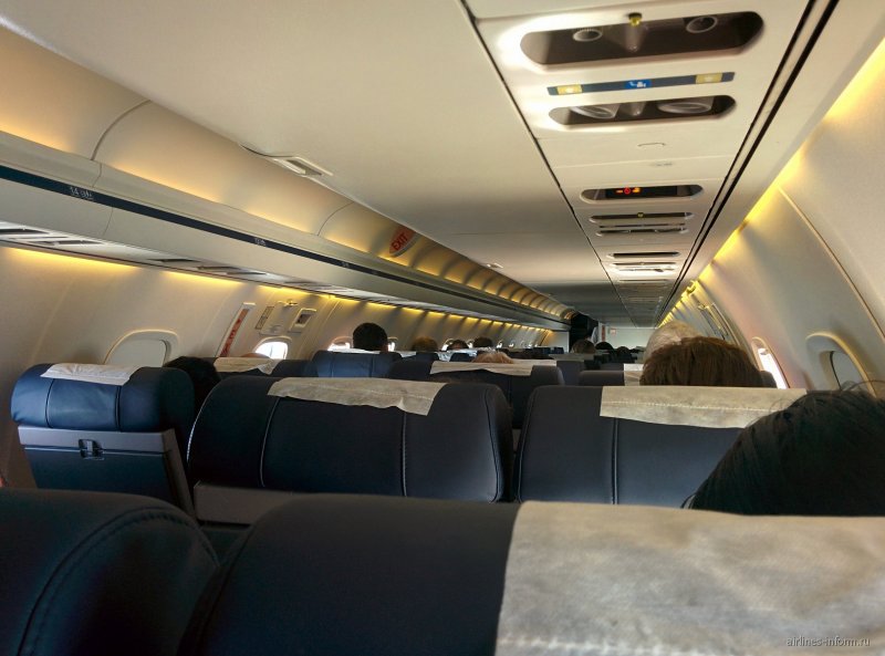 Embraer ERJ 145 салон
