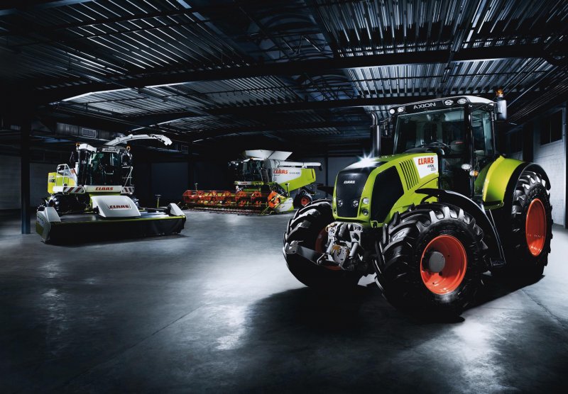 Трактор CLAAS Axion 900