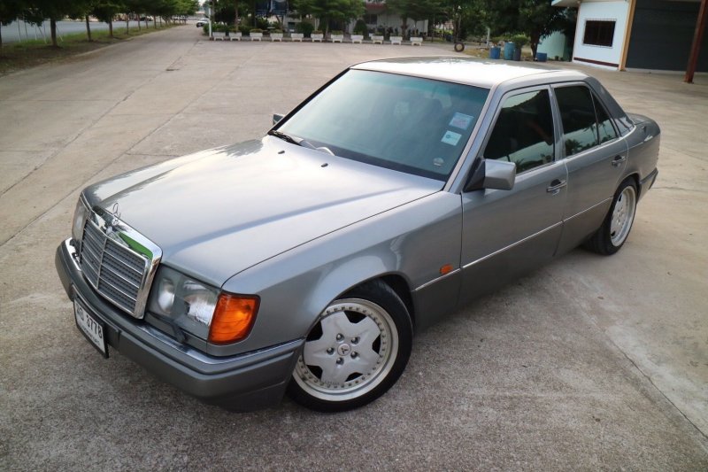 Mercedes-Benz w124 230