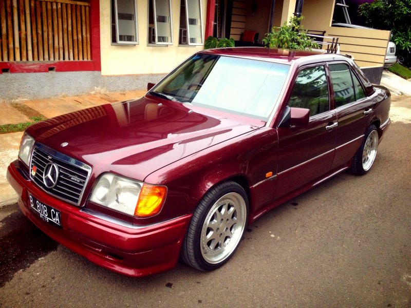 Mercedes-Benz w124 200