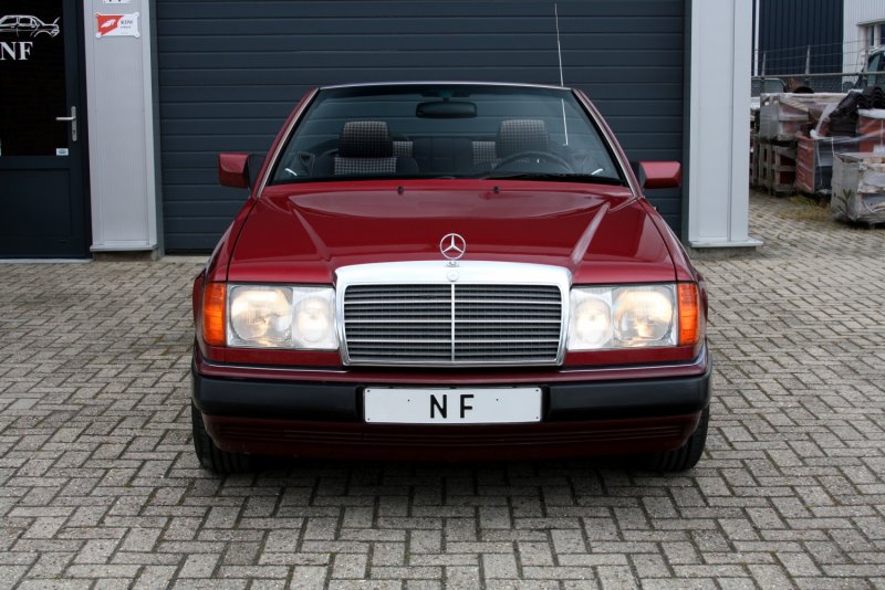 W124 Cabrio красный