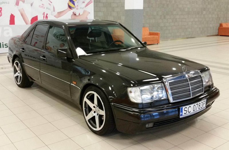 Мерседес Бенц w124 е 500 1995