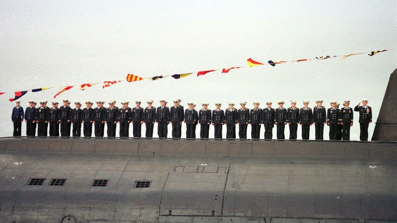 Атомная подводная лодка Курск 2000