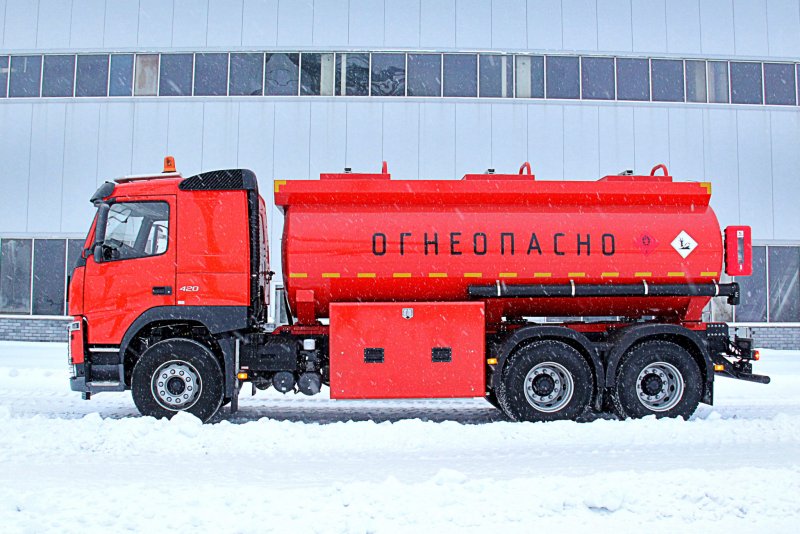 Volvo FH бензовоз