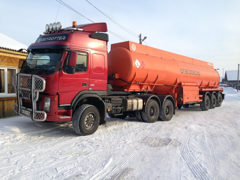 Volvo 420 бензовоз