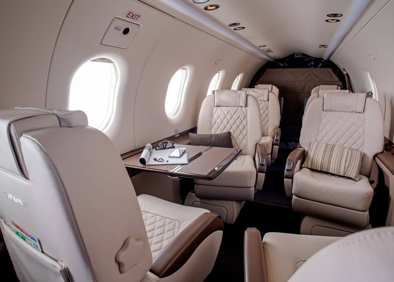 Pilatus PC-12 салон
