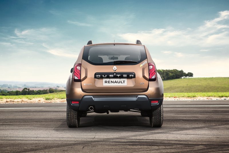 Renault Duster 2015 сзади