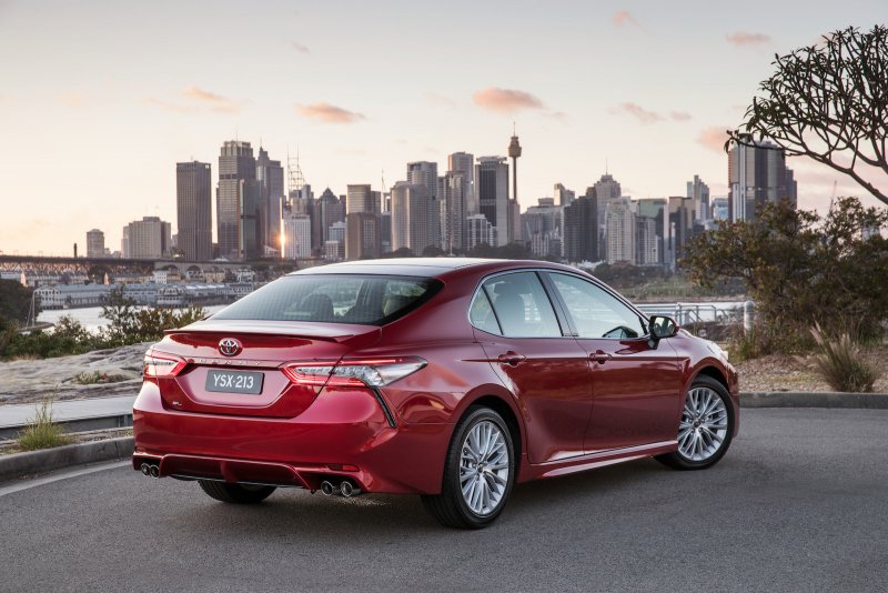 Toyota Camry v6 2017