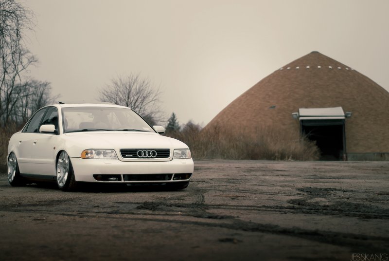Audi a4 b5 белая