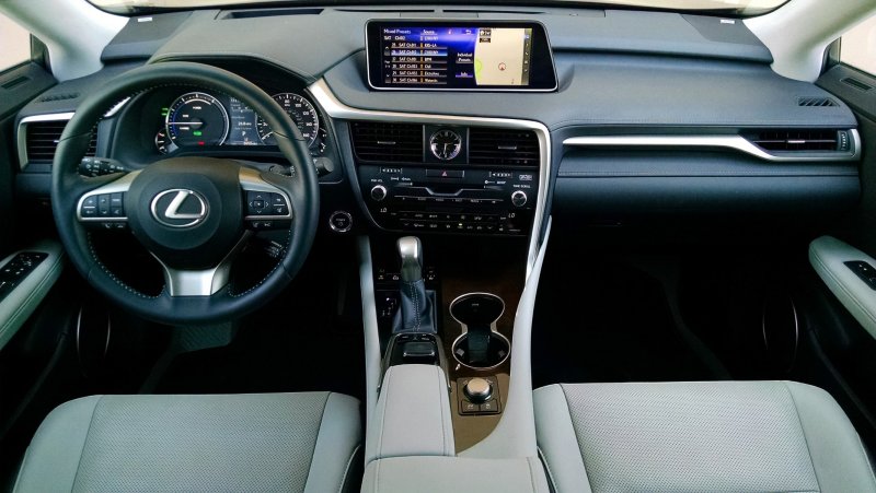 Lexus RX 450h 2018 салон