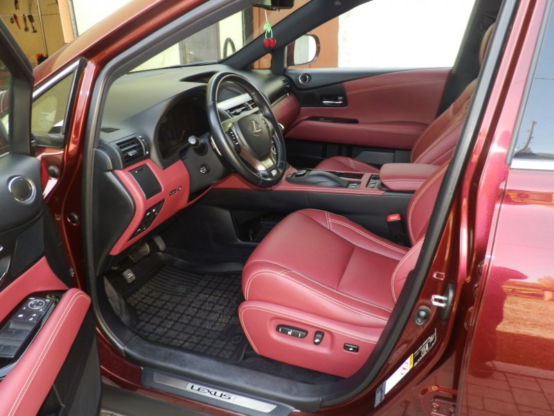 Lexus rx300 бордовый салон