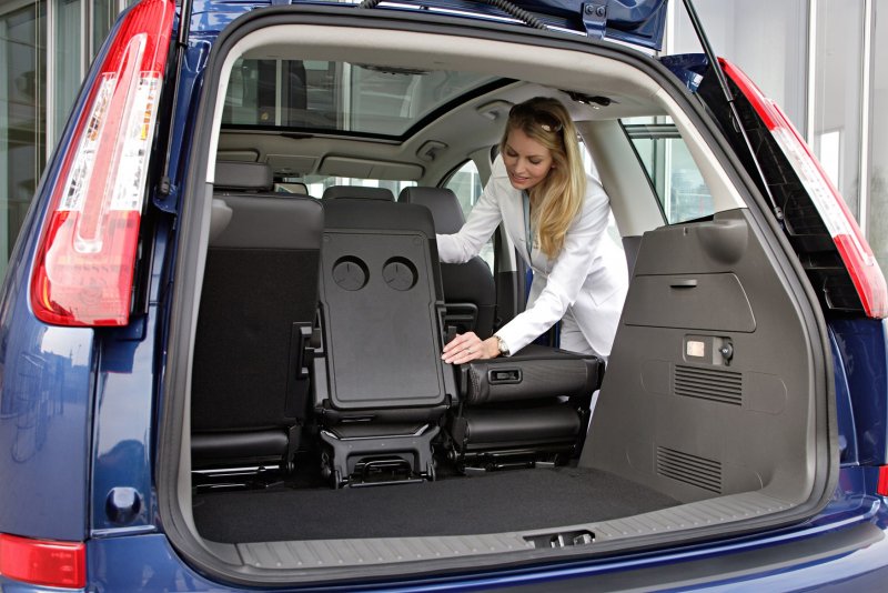 Ford c-Max Camper