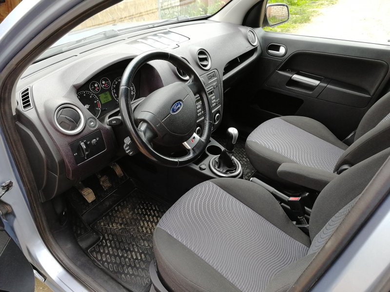 Ford c-Max 2008 спальное место