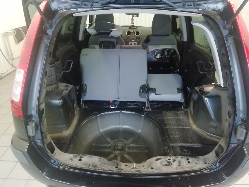 Ford Fusion салон багажник