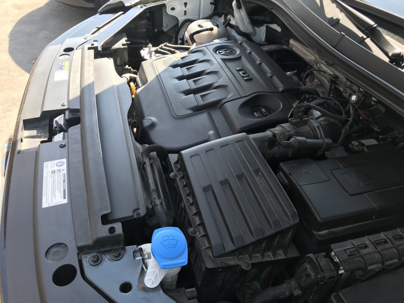 Тигуан 2.0 TSI подкапотное