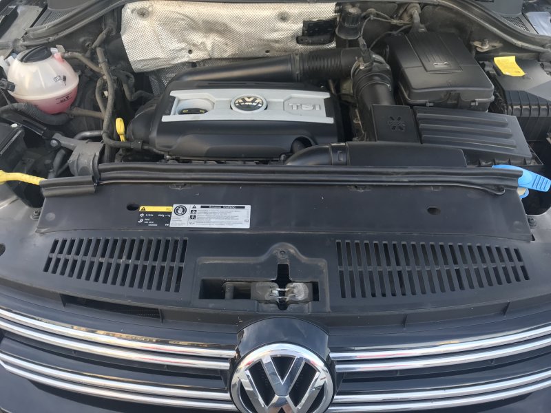 Моторный отсек VW Tiguan