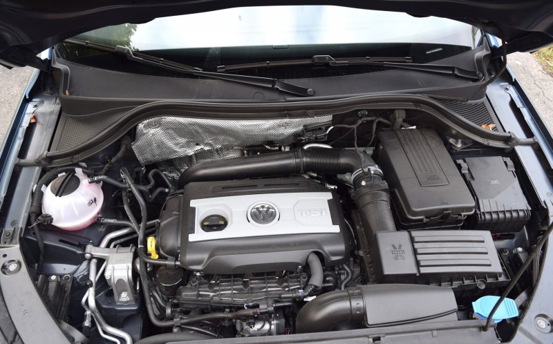 Тигуан 2.0 TSI подкапотное