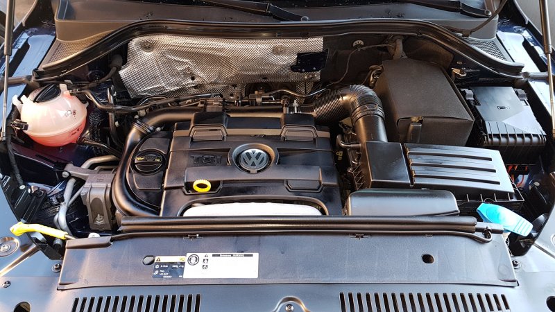 VW Tiguan TSI 2.0 подкапотное пространство