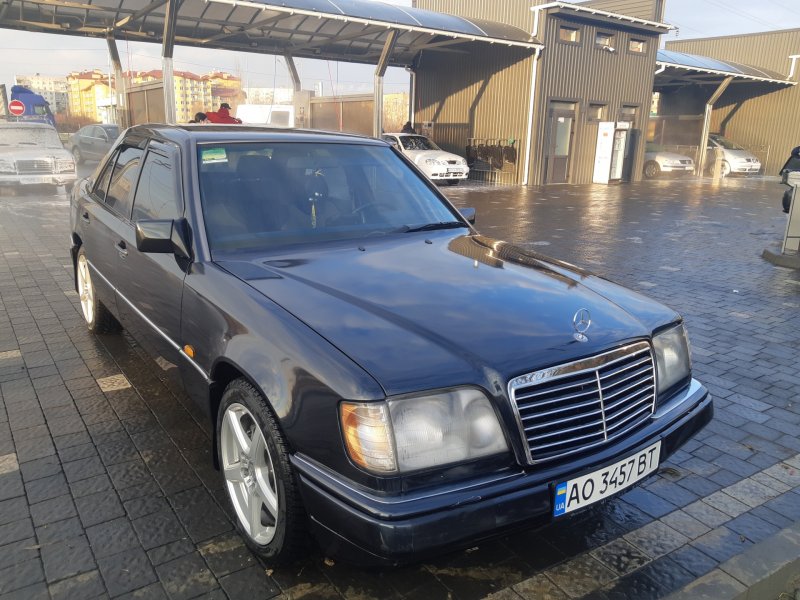 Мерседес 124 е200