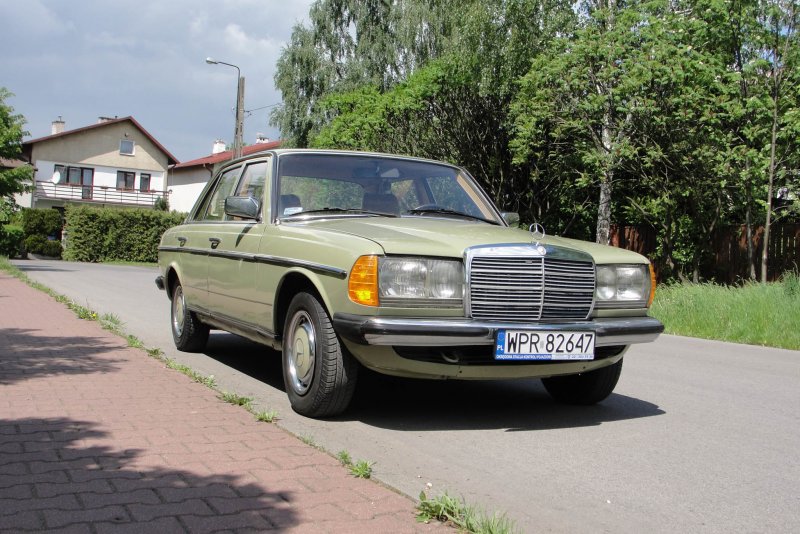 Мерседес 200. Мерседес w123 200d. Mercedes-Benz w123, 1983. Mercedes-Benz w123 Ростов на Дону Сергей Мартынов.