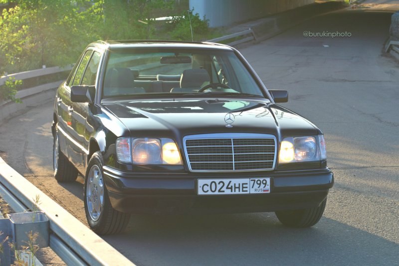 Mercedes Benz w124 e200
