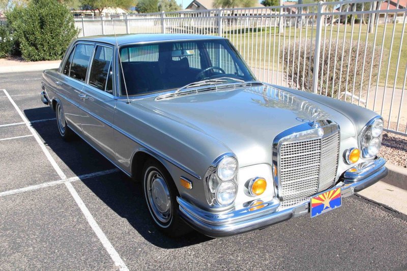 Mercedes Benz 200d