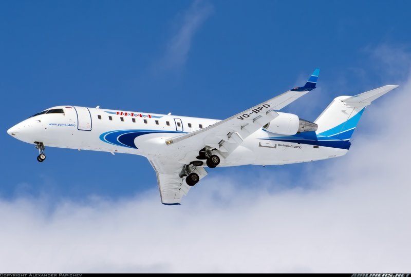CRJ-200lr Ямал