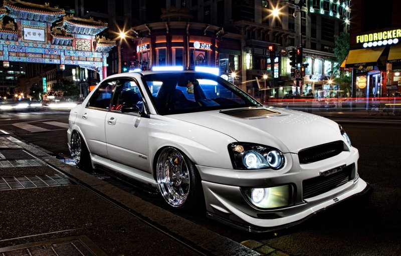 Subaru Impreza WRX STI лупатая