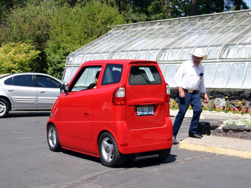 Commuter cars Tango t600