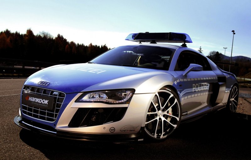 Audi r8 полиция