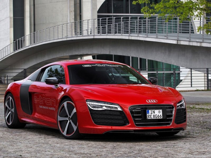 Ауди спорткар r8