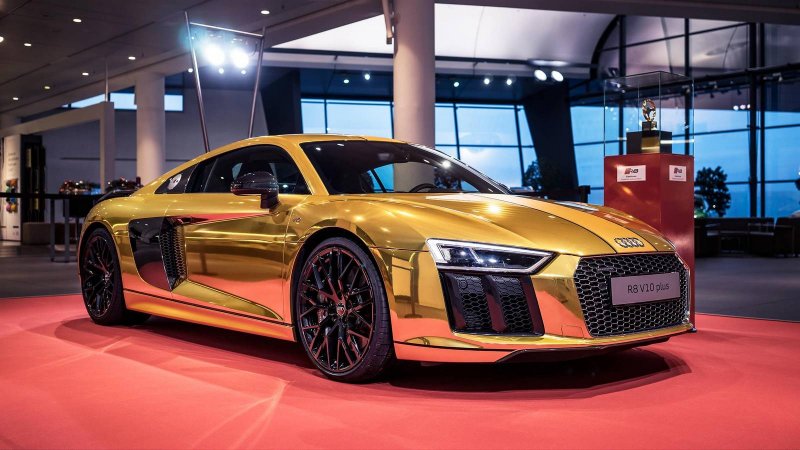 Audi r8 v10 Plus Золотая