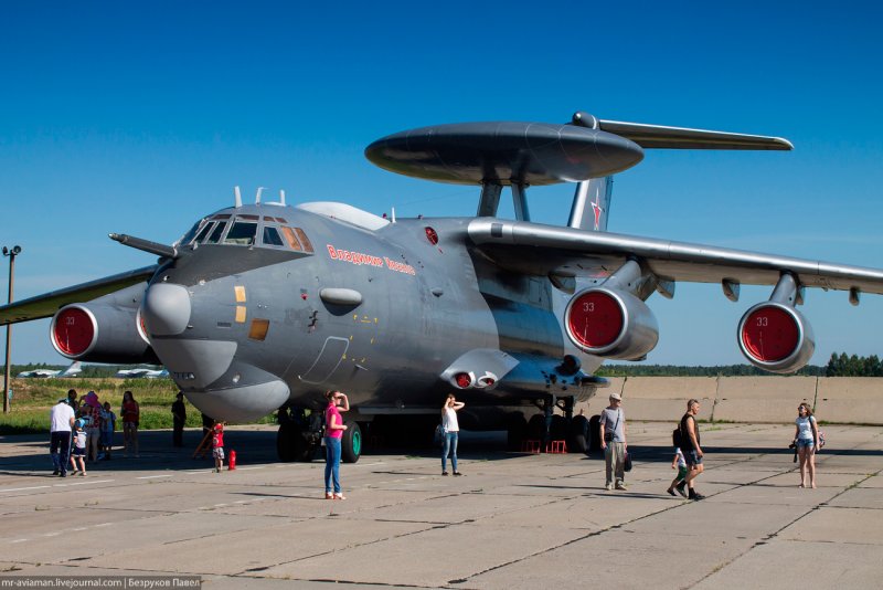 Ил-100 самолет