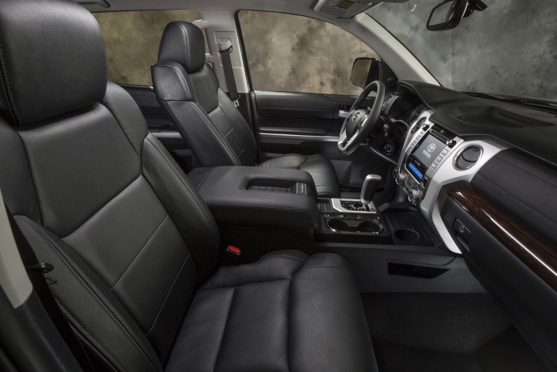 Toyota Tundra 2018 салон