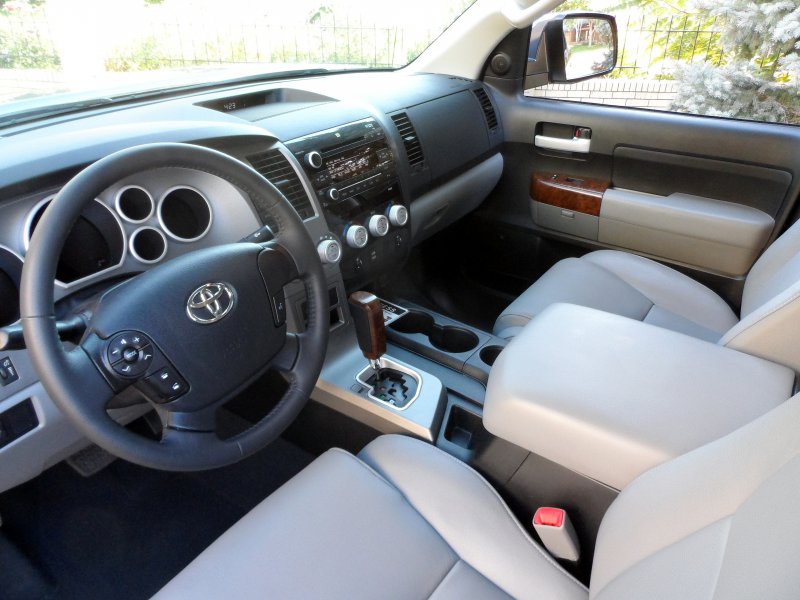 Toyota Tundra 2010 Interior